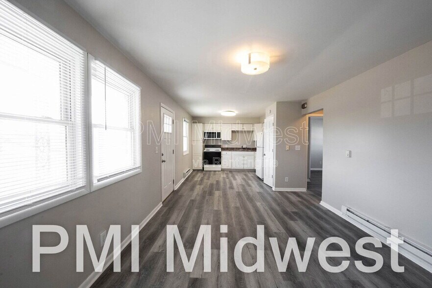 Building Photo - 140 Maple Park Dr