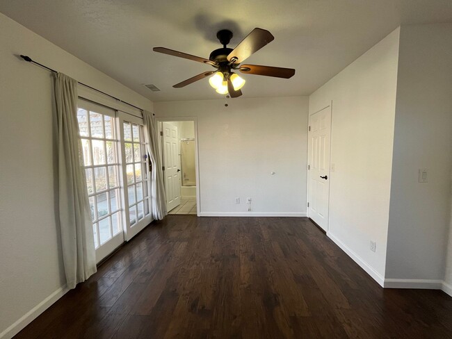 Building Photo - Country Property - ALL UTILITIES INCLUDED