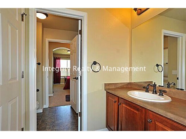 Building Photo - 3367 Fantasy Pl