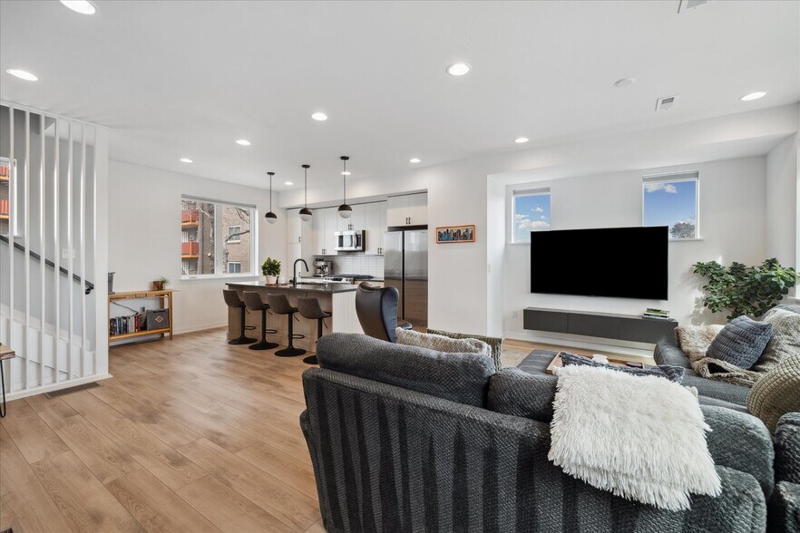 Building Photo - 3101 W 47th Ave