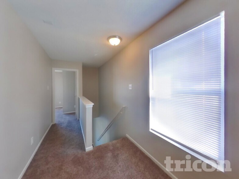 Building Photo - 12129 Belfry Dr