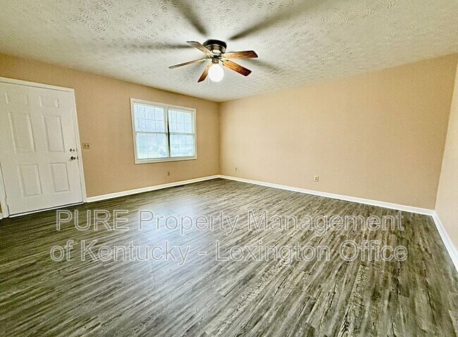 Building Photo - 198 Daisy St