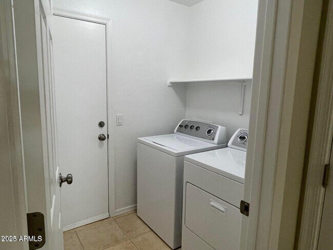 Building Photo - 6942 E San Tan Way