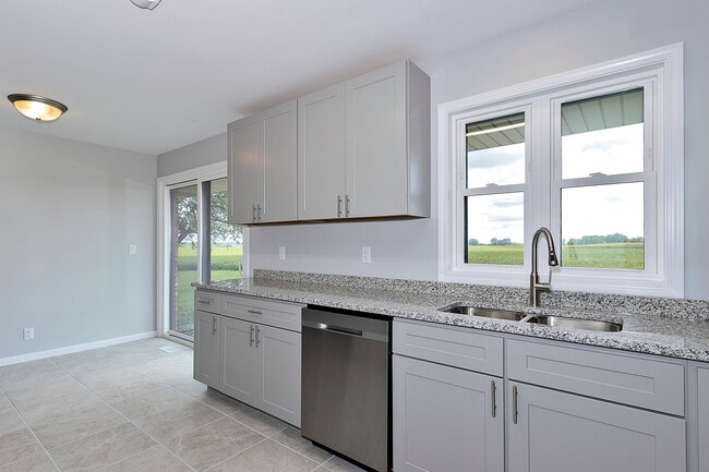 Building Photo - 8310 E Coral Rd