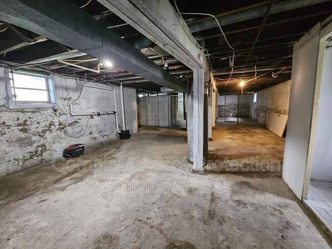 Building Photo - 1105 Woodward St