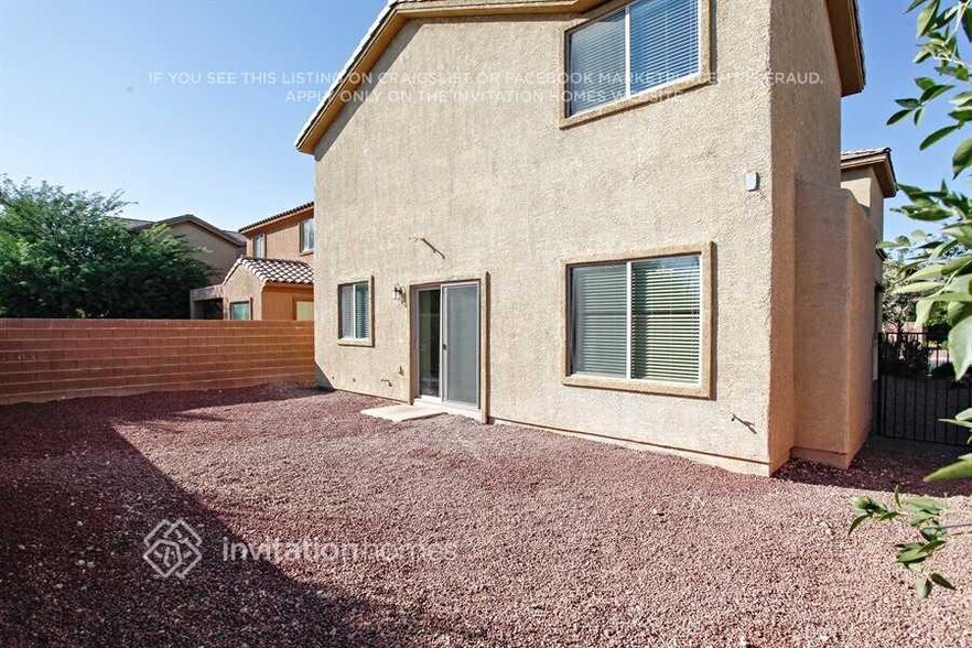 Building Photo - 4461 W Galapagos Ave