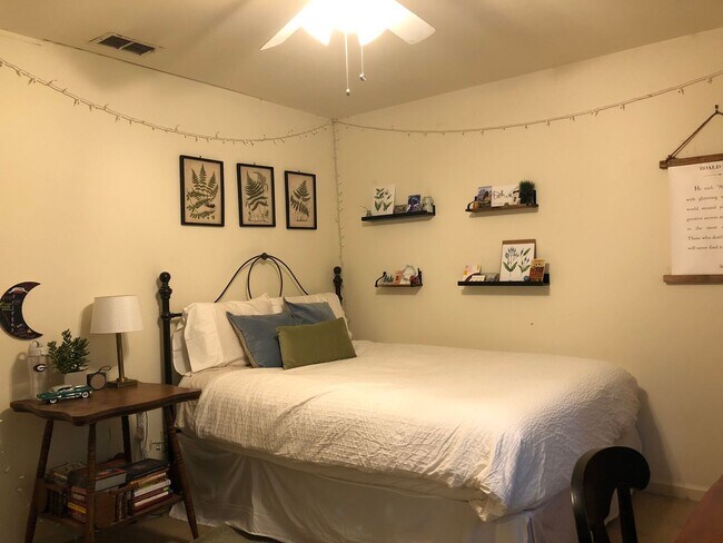 Building Photo - Great Location!!! Five Points, Tanyard Condominium's Available August 1st