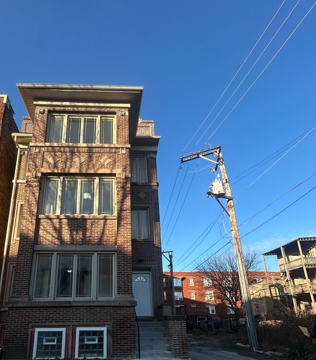 Primary Photo - 6016 S St Lawrence Ave
