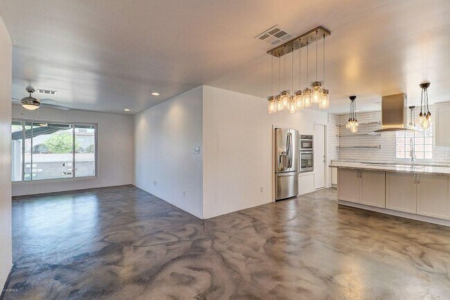 Building Photo - Fabulous, Remodeled Top to Bottom house!!!!