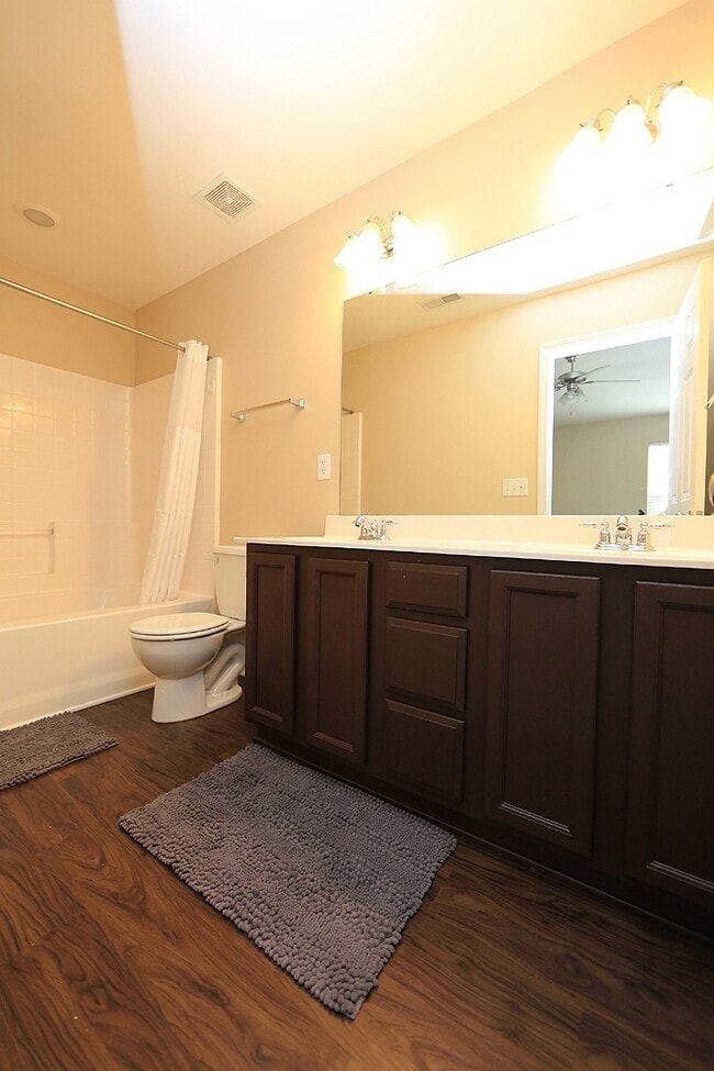 Building Photo - Cornerstone Village Townhome in Superb NW Raleigh Location!