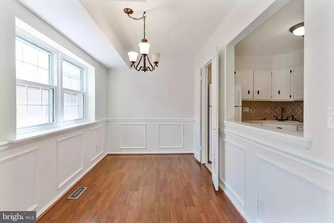 Building Photo - 221 Crocker Dr