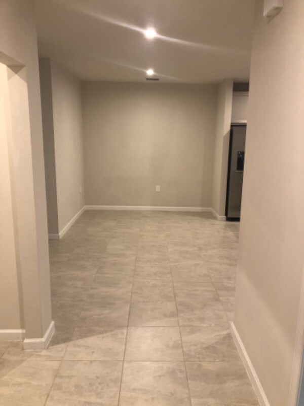 Building Photo - 1820 West Palms Drive