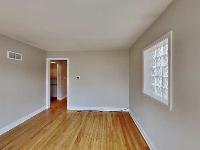 Building Photo - 2329 N 77th Ct