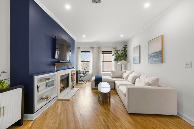 Building Photo - 1021 Grand St