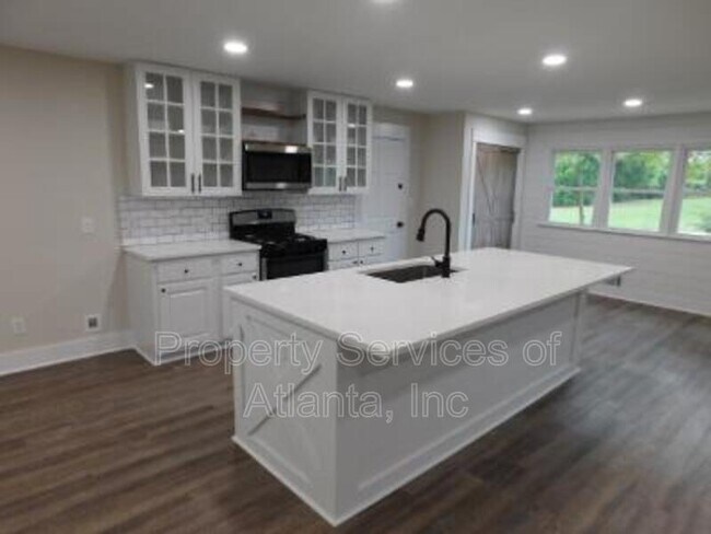 Building Photo - 2980 Prince Howard Dr
