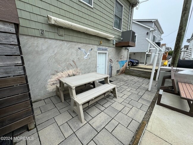 Building Photo - 117 W Bayberry Way