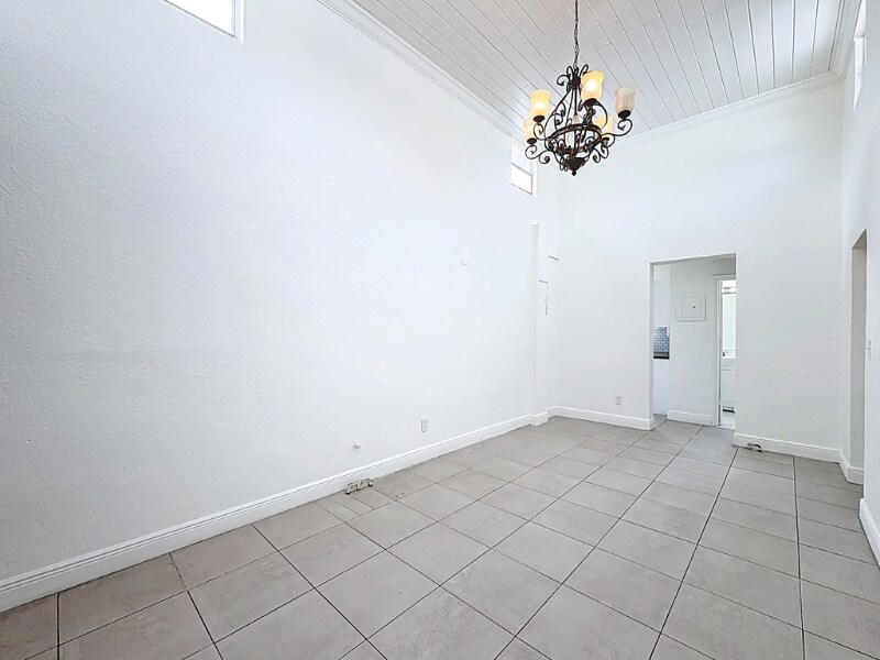 Building Photo - 401 NW 16th Ave