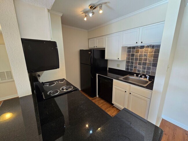 Building Photo - College Station / 2-bed, 2-bath Condo unit...