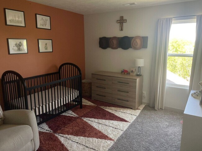 Building Photo - Home For Rent Papillion