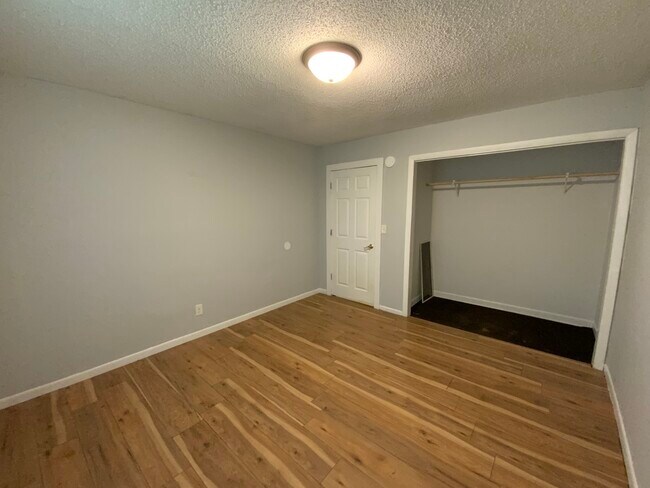 Building Photo - 908 Jewell St