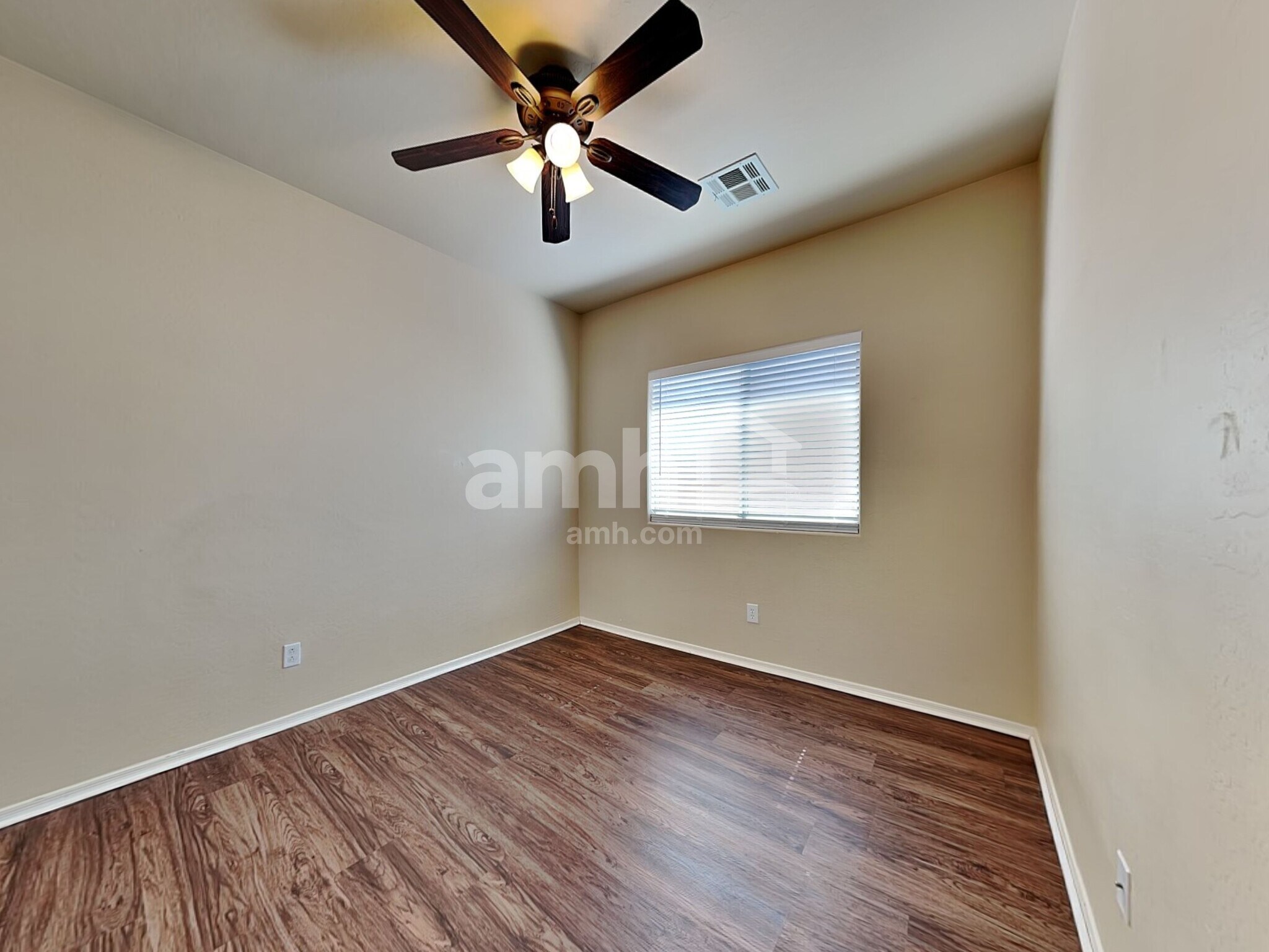 Building Photo - 683 S 221st Dr