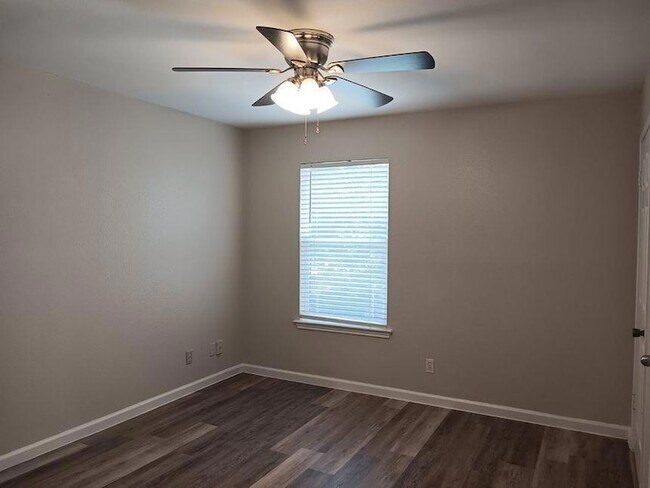 Building Photo - 8402 Fathom Cir