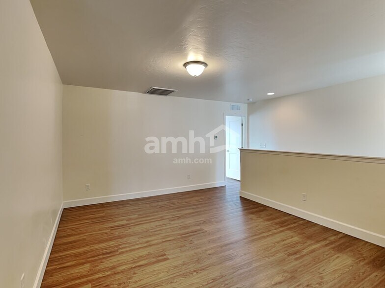 Building Photo - 1511 S Horton St