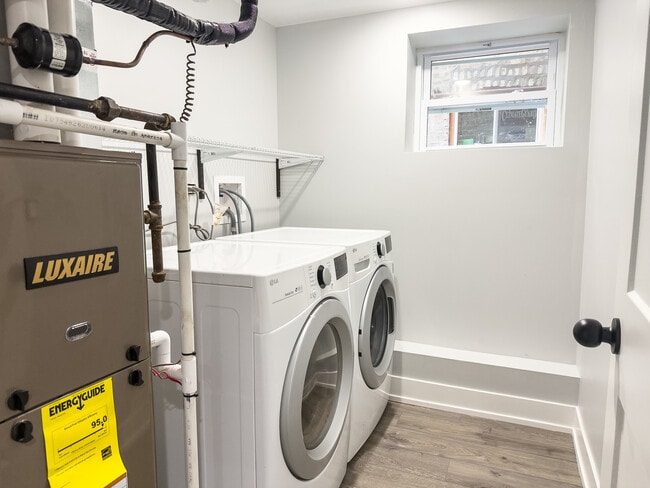 Building Photo - 1015 N Lawndale Ave