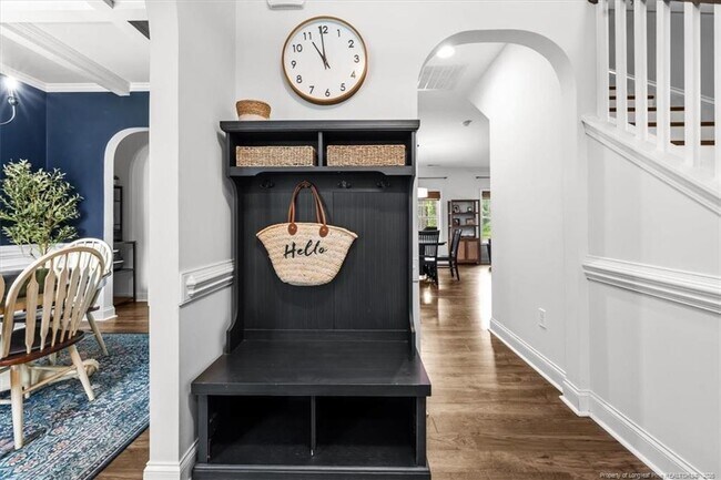 Building Photo - 400 Everest Ct