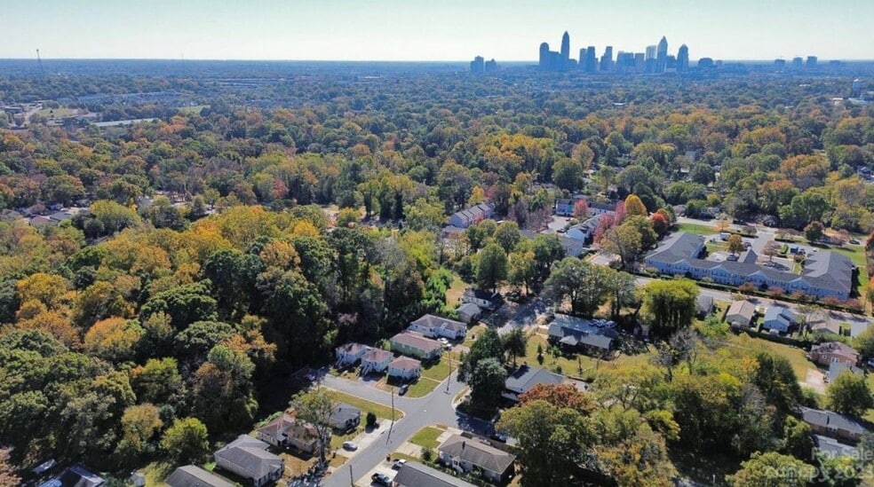 Building Photo - 2300 Augusta St