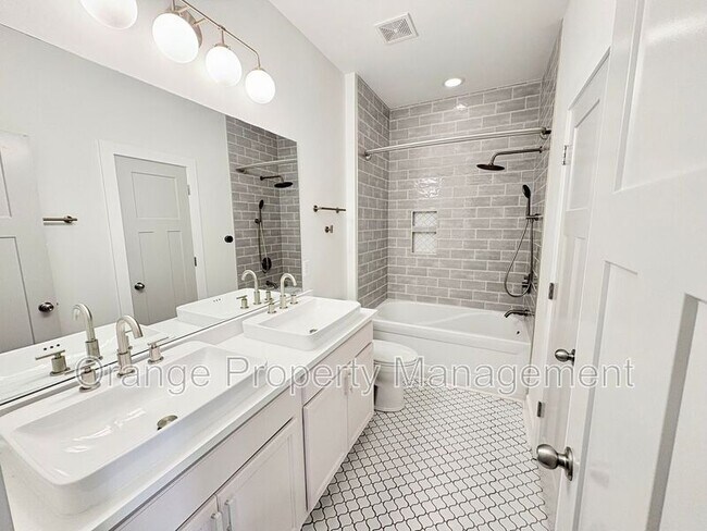 Building Photo - 211 Crooked Cedar Way