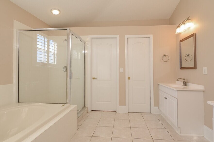 Building Photo - 18863 Maisons Dr