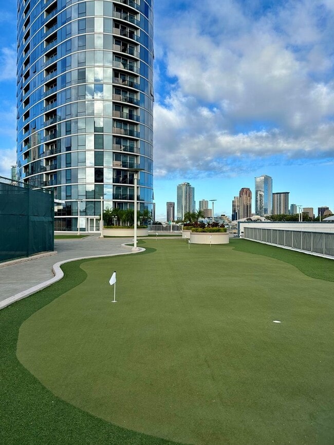 Building Photo - Moana Pacific West Tower 1BR/1BA/1PK