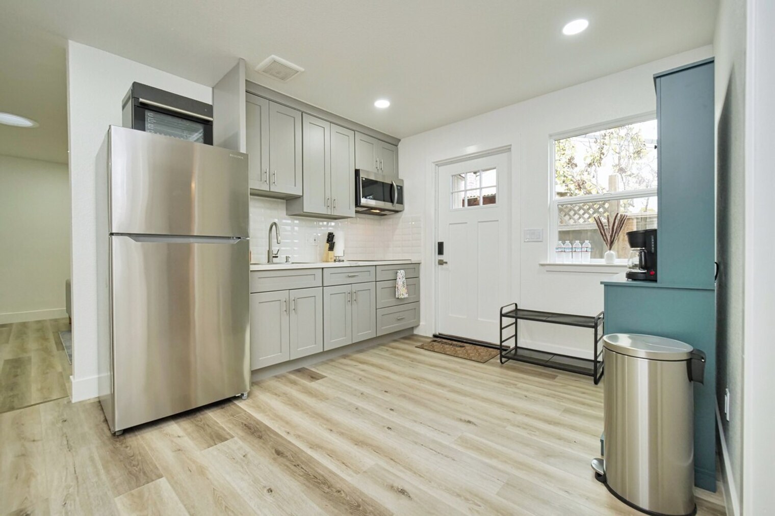 Building Photo - 1364 Sylvia Dr