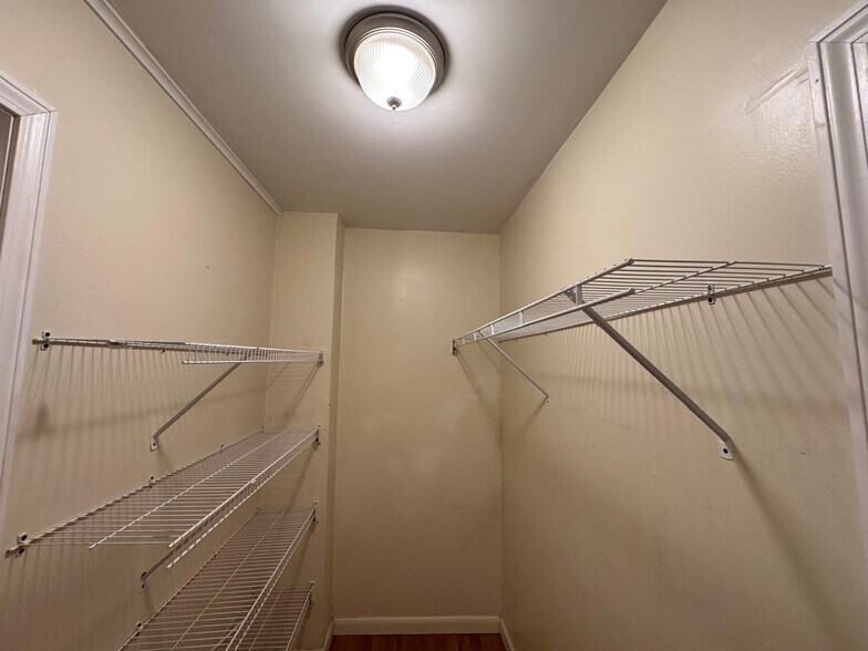 Building Photo - 14 Court St