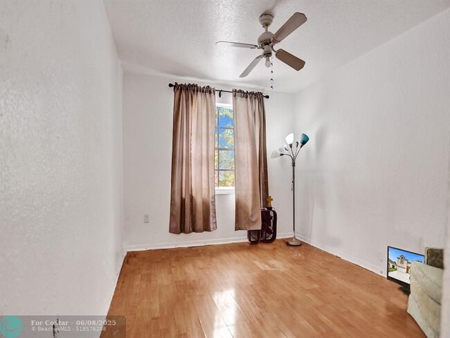 Building Photo - 613 NW 135th Terrace