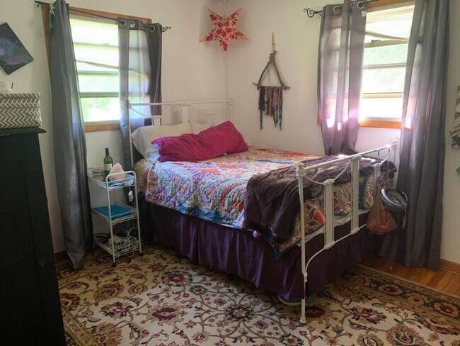 Building Photo - 910 Bungalow Ct