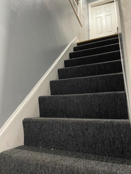 Building Photo - 241 Ash St