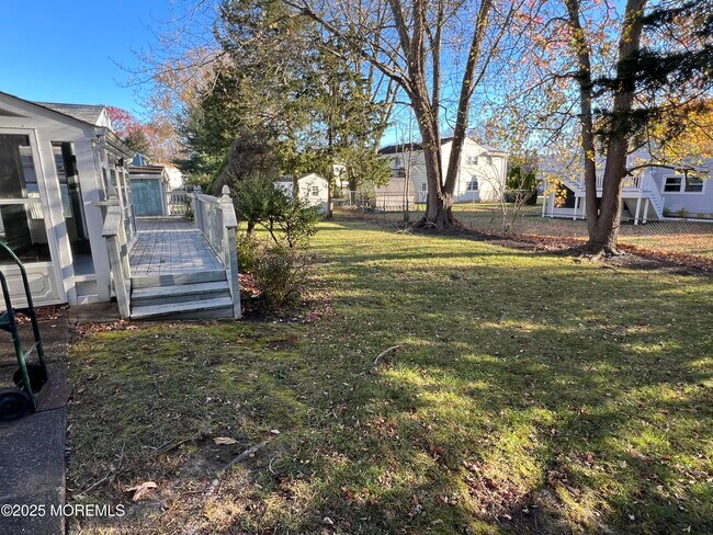 Building Photo - 12 Eisele Ave