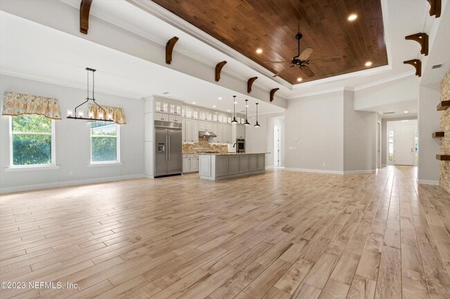 Building Photo - 102 Pine Blossom Trl