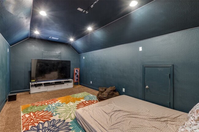 Building Photo - 8609 McCutchins Dr