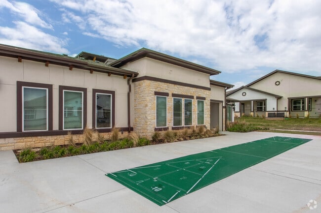 Building Photo - Heritage Estates at Huntsville