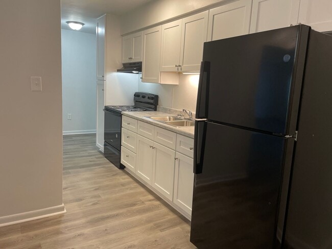 Building Photo - Carefree