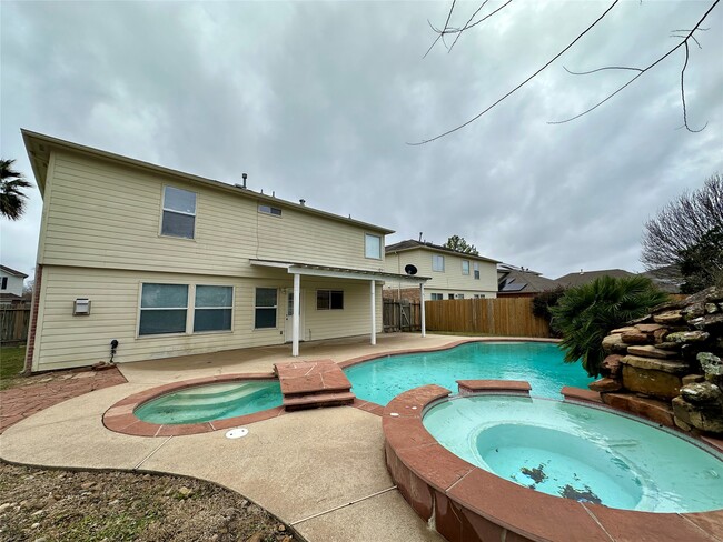 Building Photo - 17002 Irish Oaks Ct