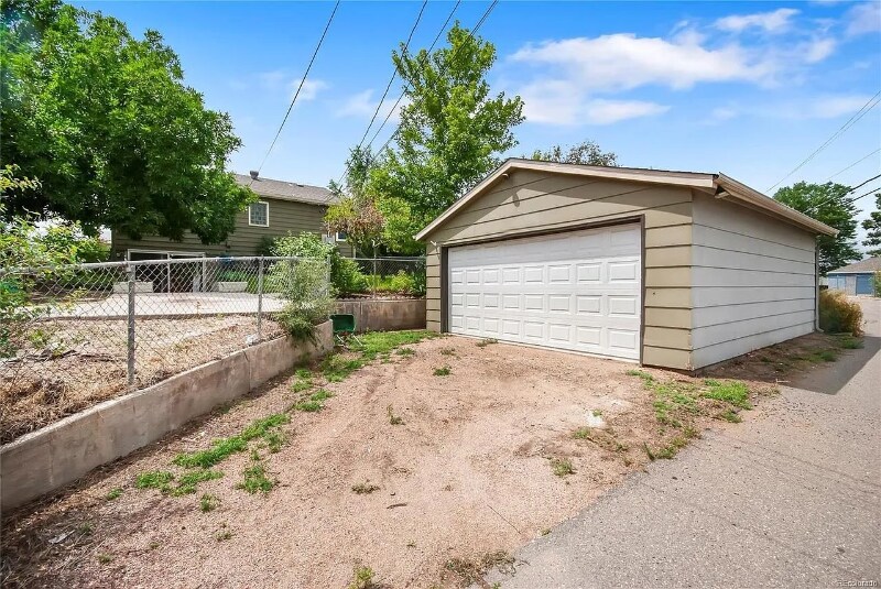 Building Photo - 76 S Canosa Way