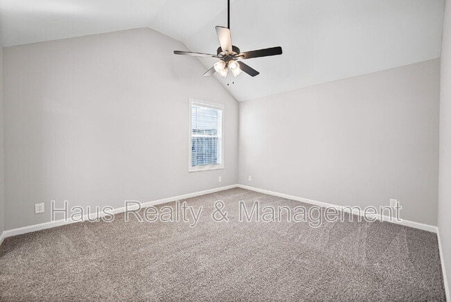 Building Photo - 1514 Fredrick Dr