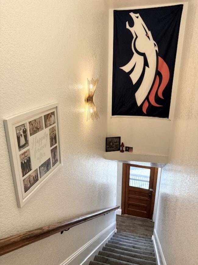 Building Photo - *West side charmer completely remodeled, mid century flare!