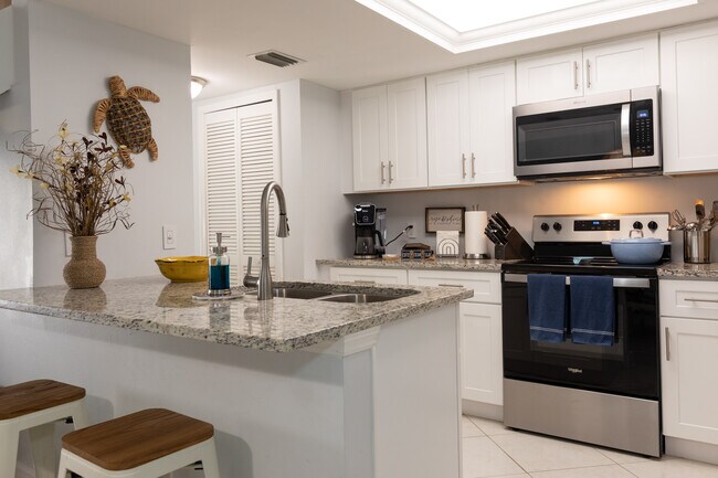 Building Photo - 4949 N Highway A1A