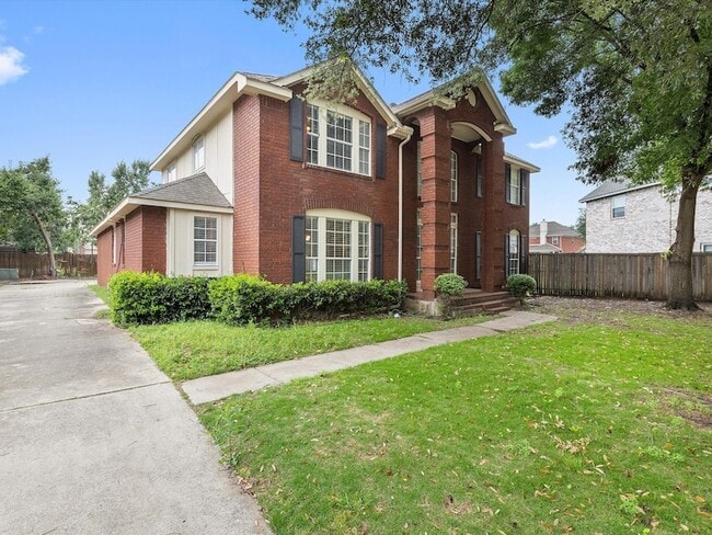 Building Photo - 205 Bayou Ct