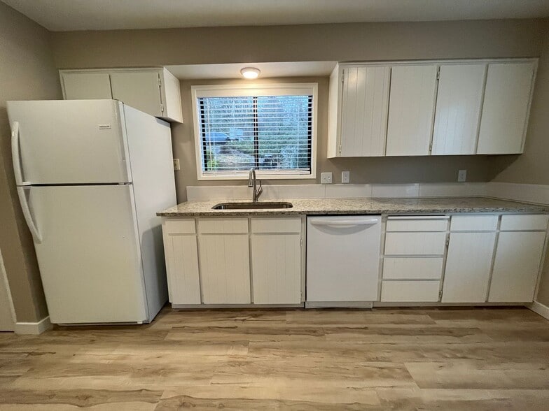 Building Photo - 4387 Imperial Dr